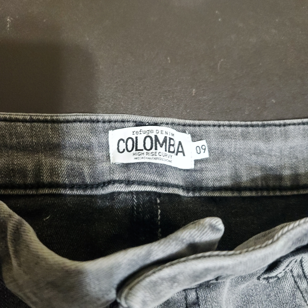 Refuge Denim Columbia High Rise Curvy Jeans. Size 9 - Picture 5 of 6